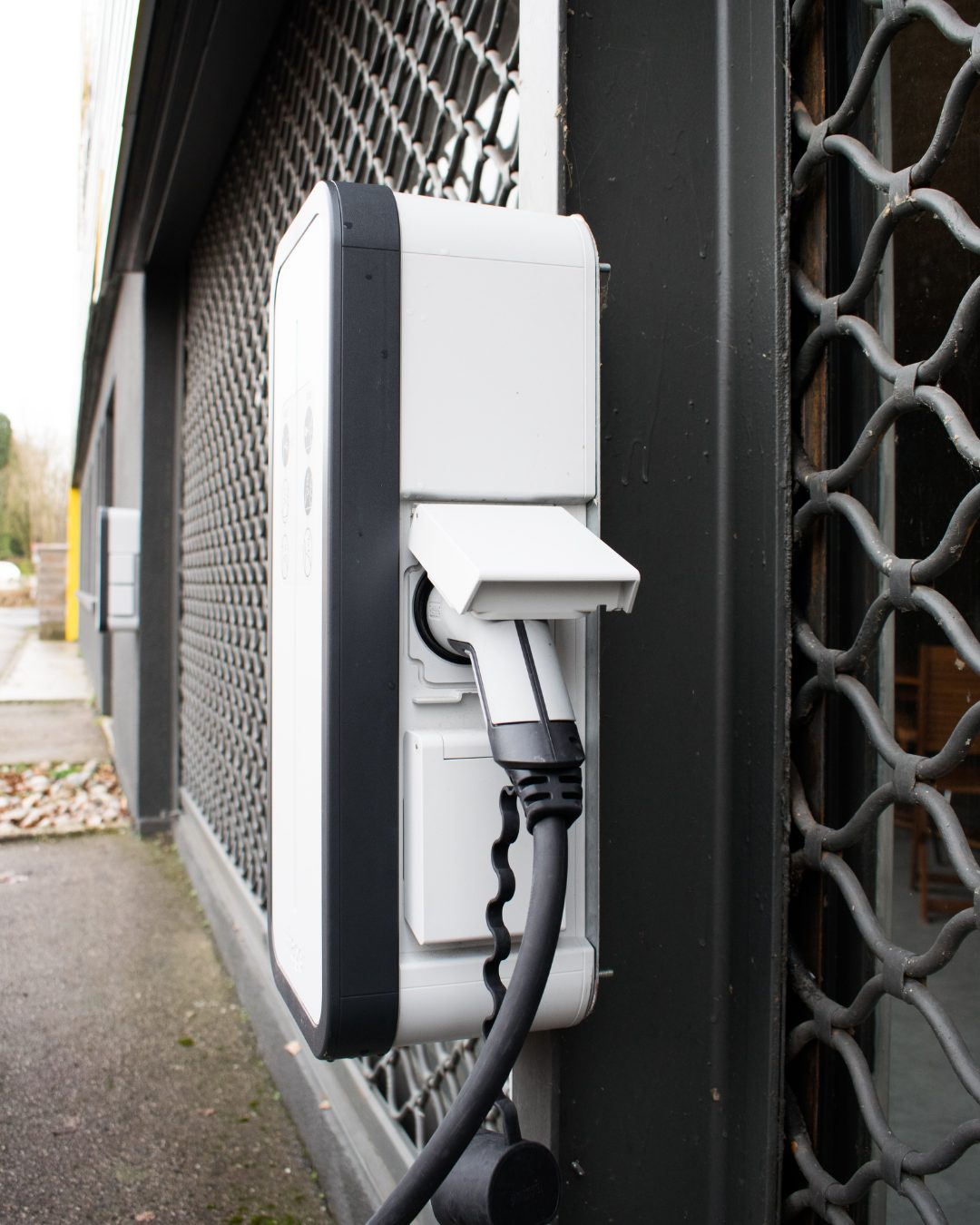 Borne de recharge murale installée par AFONSO